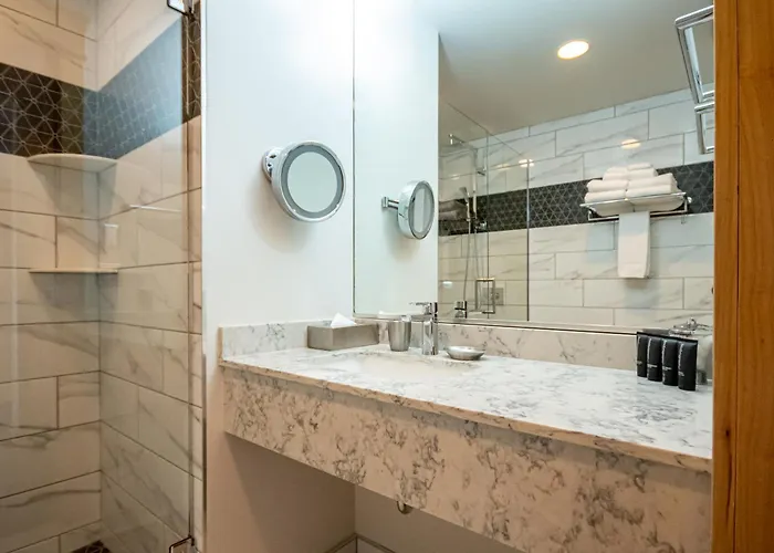 Donaldson Hotel 3*