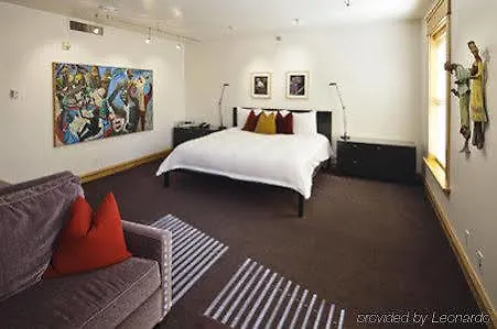 Donaldson Hotel 3*